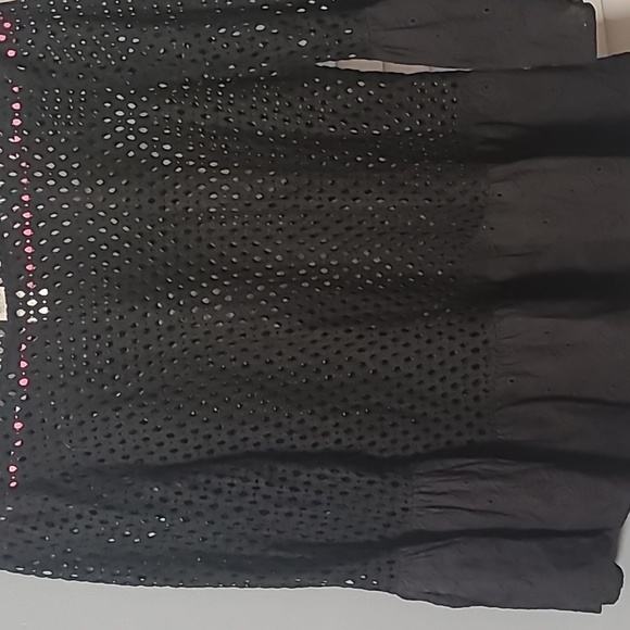 Esley black shirt - Picture 2 of 4